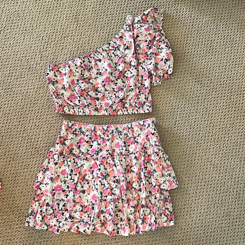 Universal Thread floral matching set